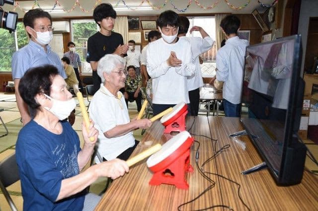 高齢者対象にeスポーツ体験会 津山市、認の画像