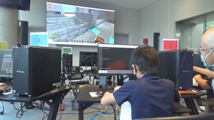 eスポーツ 人気ゲームでプログラミング体の画像