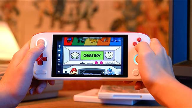 いつでもどこでも本格プレイ! 有機ELデの画像