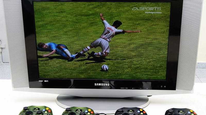 人気ゲーム「FIFAシリーズ」歴代カバーの画像